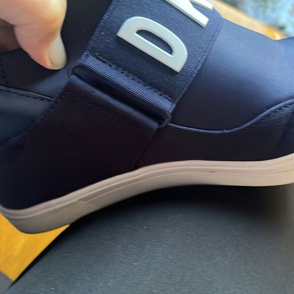 LIKE NEW DKNY PLATFORM COSMOS WEDGE SNEAKERS WOMEN’S SIZE 9 - Picture 12 of 13